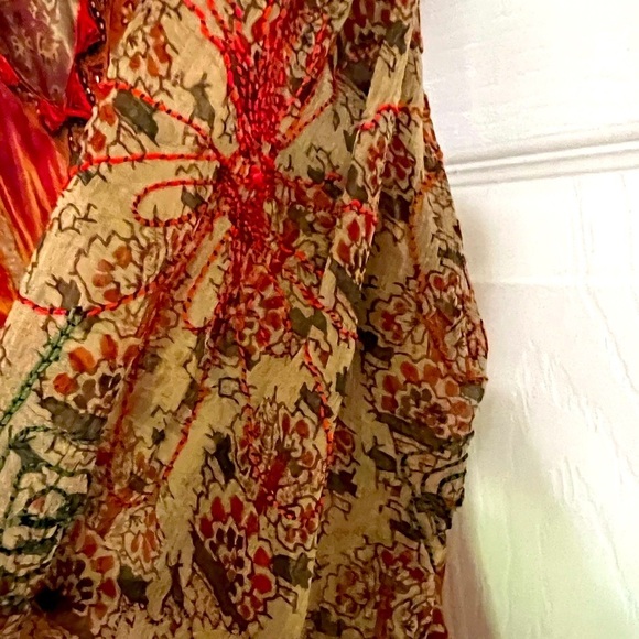 Chico’s NEW Silk long sleeve Sheer Tunic,V-neck embroidered neckline, Sz1, Sz S - Picture 12 of 15